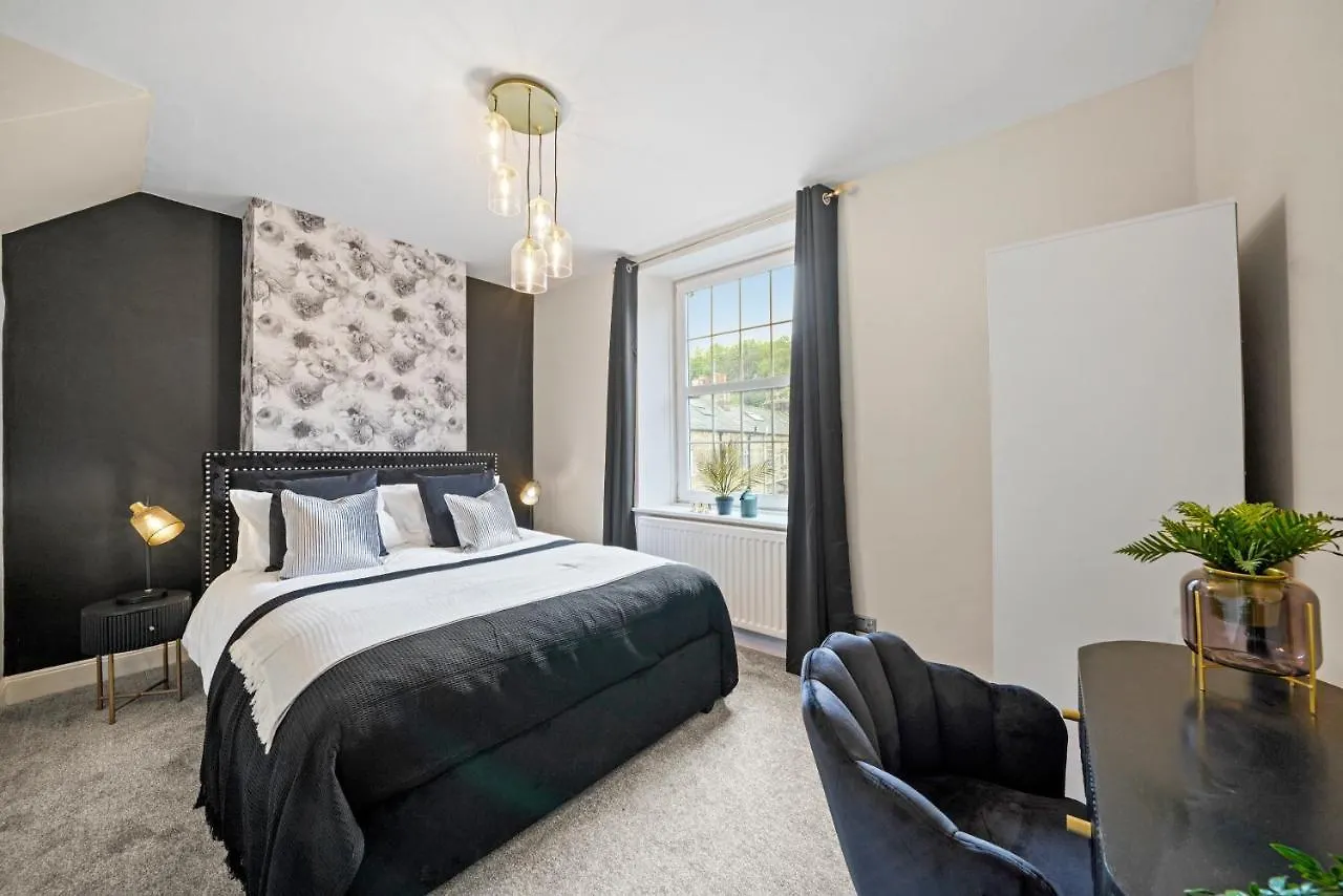 Holiday home 30 Percent Off! Central 5 Bed In Whitby - Games Room - Parking - Hot-Tub