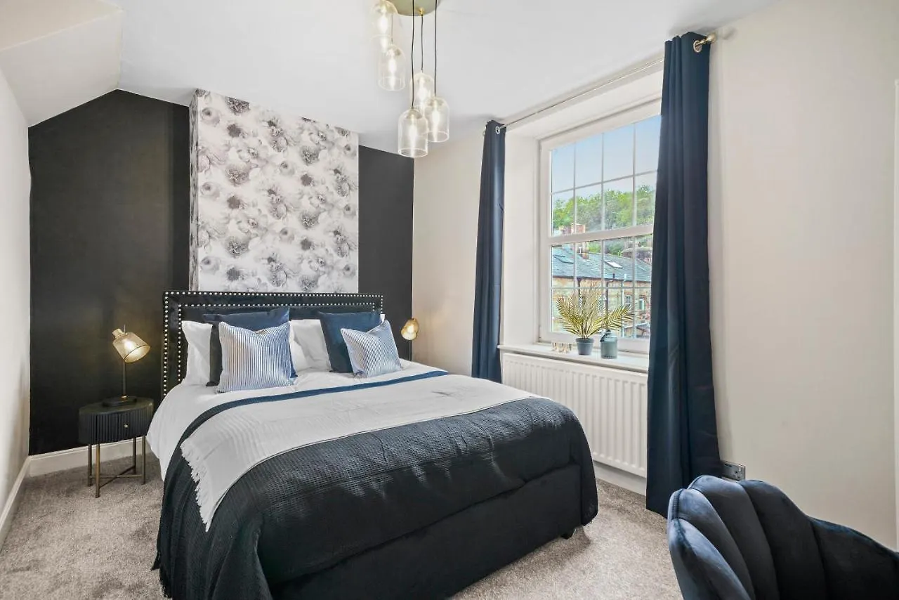 30 Percent Off! Central 5 Bed In Whitby - Games Room - Parking - Hot-Tub Holiday home