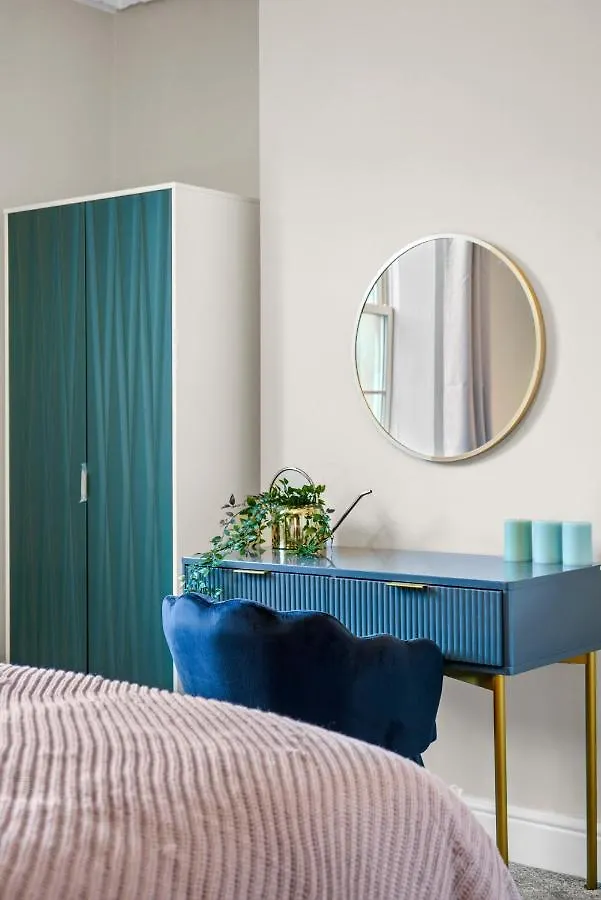 30 Percent Off! Central 5 Bed In Whitby - Games Room - Parking - Hot-Tub 0*,  United Kingdom