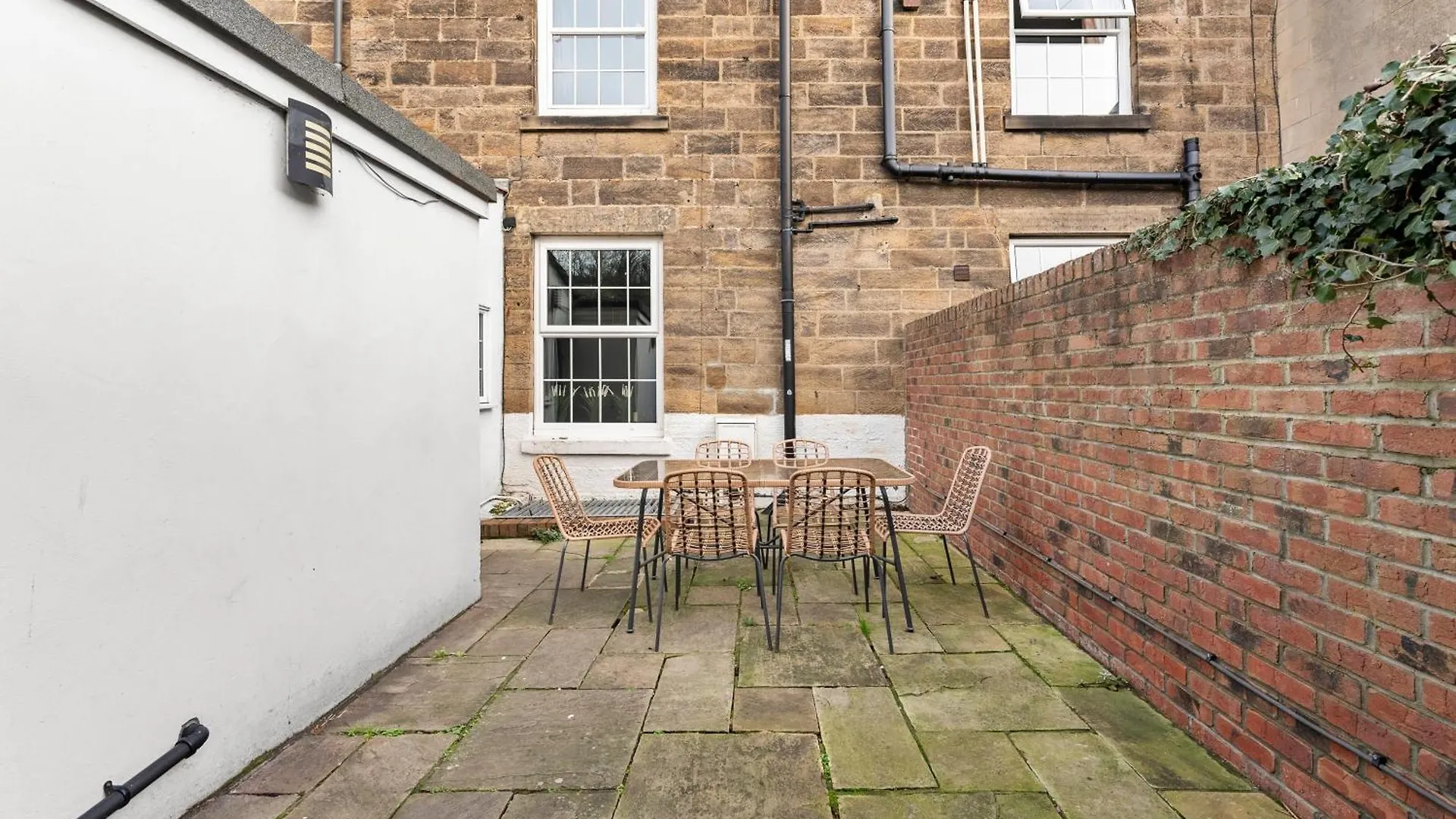 Holiday home 30 Percent Off! Central 5 Bed In Whitby - Games Room - Parking - Hot-Tub