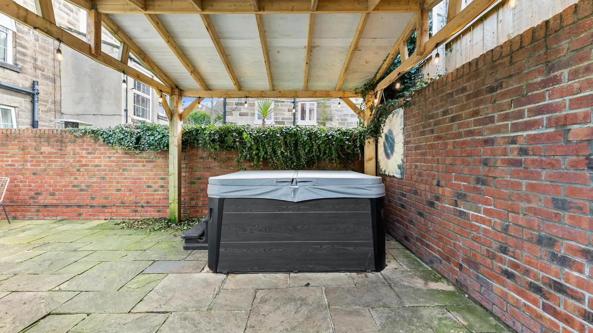 30 Percent Off! Central 5 Bed In Whitby - Games Room - Parking - Hot-Tub Holiday home